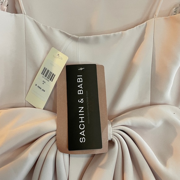 NWT Sachin and Babi Hadley v-neck back now empire gown in pink. Size 6 - Picture 5 of 7